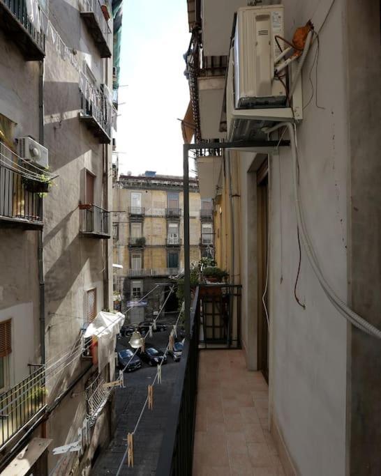 Casa Vacanza Russo Enzo เนเปิลส์ ภายนอก รูปภาพ