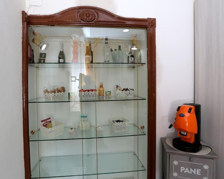 Casa Vacanza Russo Enzo เนเปิลส์ ภายนอก รูปภาพ