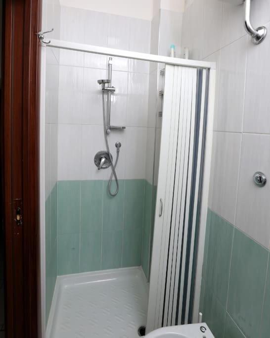 Casa Vacanza Russo Enzo เนเปิลส์ ภายนอก รูปภาพ