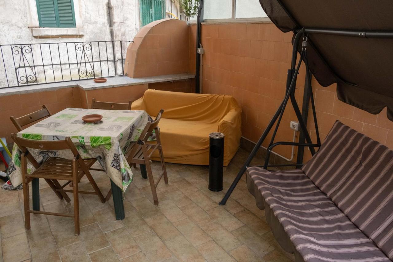 Casa Vacanza Russo Enzo เนเปิลส์ ภายนอก รูปภาพ