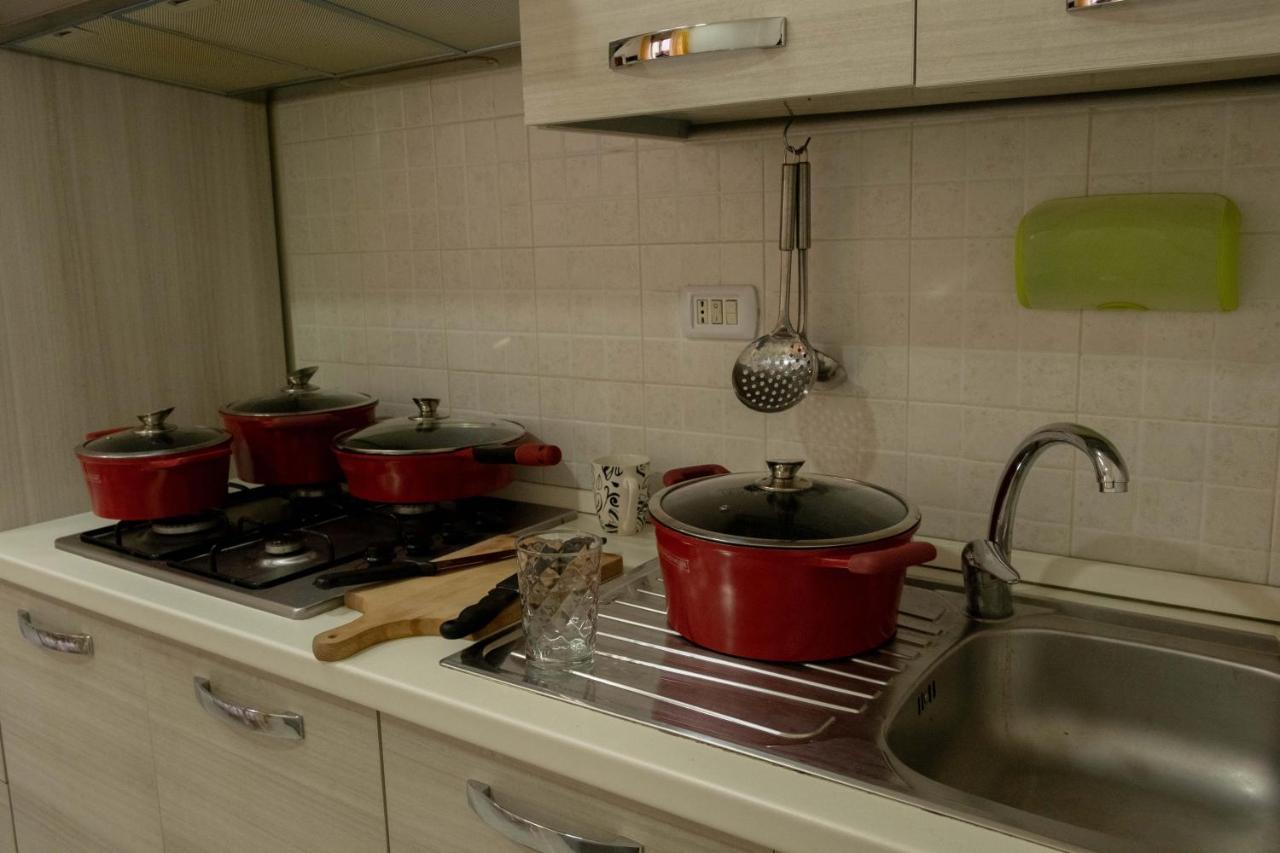 Casa Vacanza Russo Enzo เนเปิลส์ ภายนอก รูปภาพ