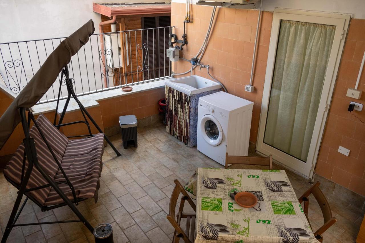 Casa Vacanza Russo Enzo เนเปิลส์ ภายนอก รูปภาพ