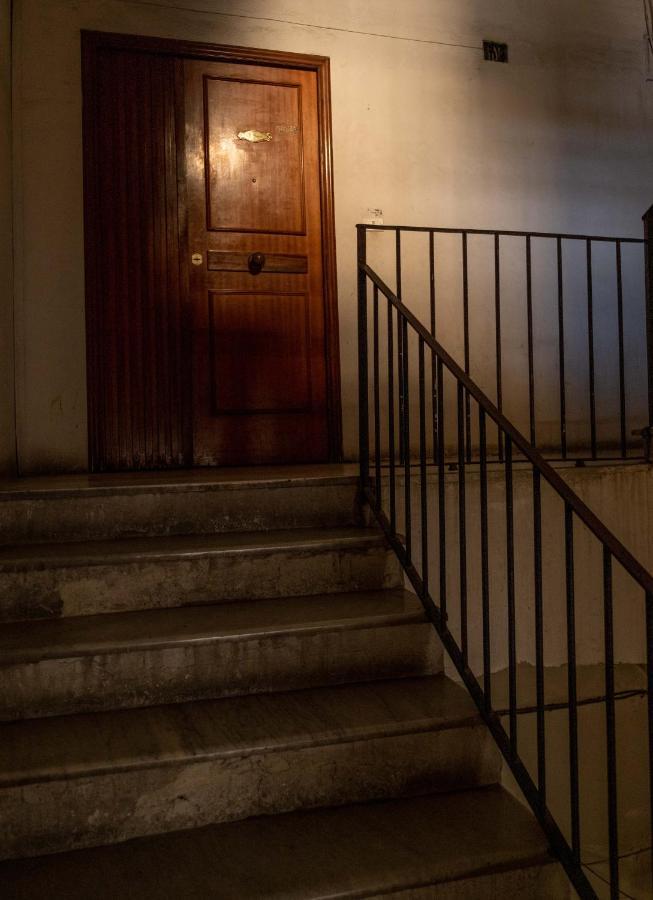 Casa Vacanza Russo Enzo เนเปิลส์ ภายนอก รูปภาพ