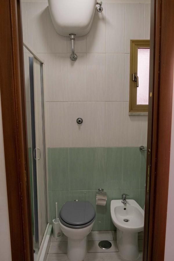 Casa Vacanza Russo Enzo เนเปิลส์ ภายนอก รูปภาพ